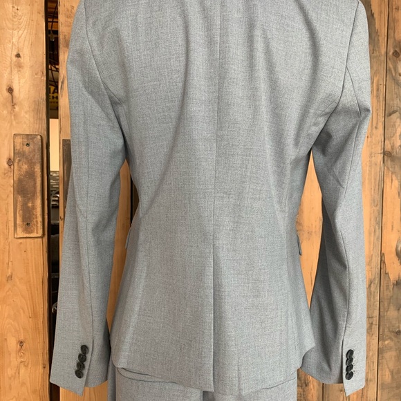 Two piece Ann Taylor Suit - Gray - Picture 5 of 8